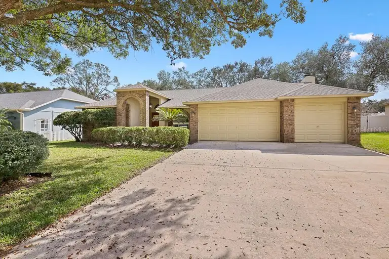 3917 APPLETREE DR — photo 2