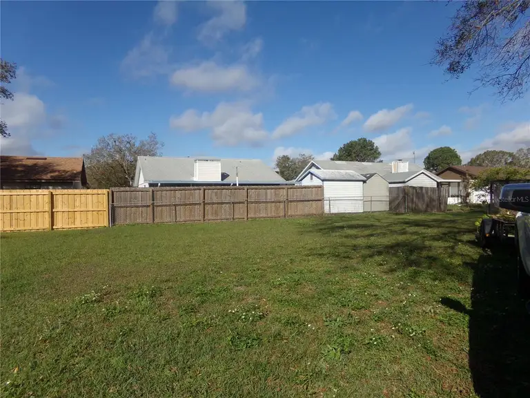 5609-5611 STRUTHERS CT — photo 2