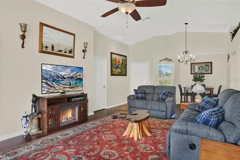 428 LAKE SUZANNE DR — photo 5