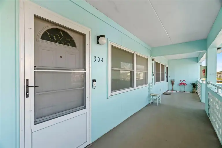 423 S PAULA DR #304 — photo 4