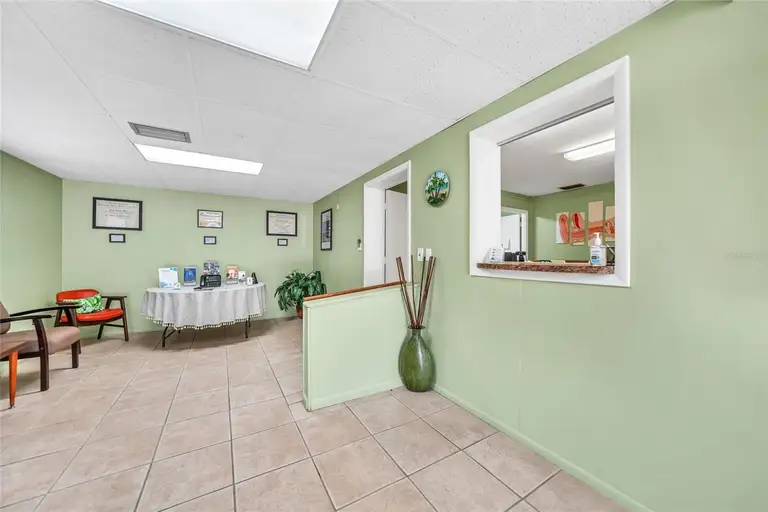 303 E GIBSON ST — photo 3