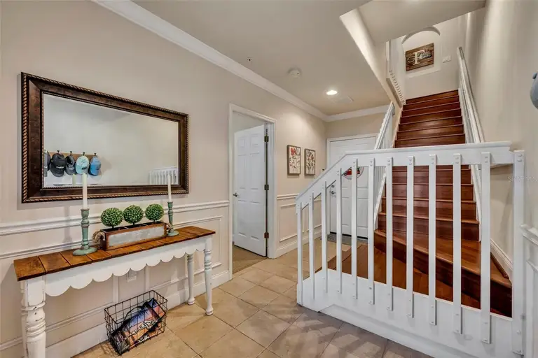 1725 PROSPECT AVE — photo 3