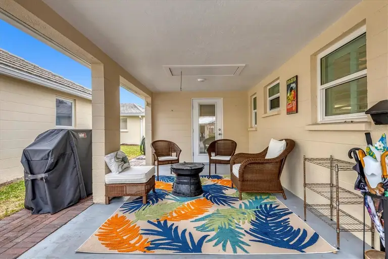 6140 MIDNIGHT PASS RD #B6 — photo 3