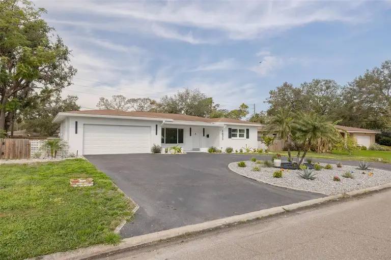6655 COLONY DR S — photo 2