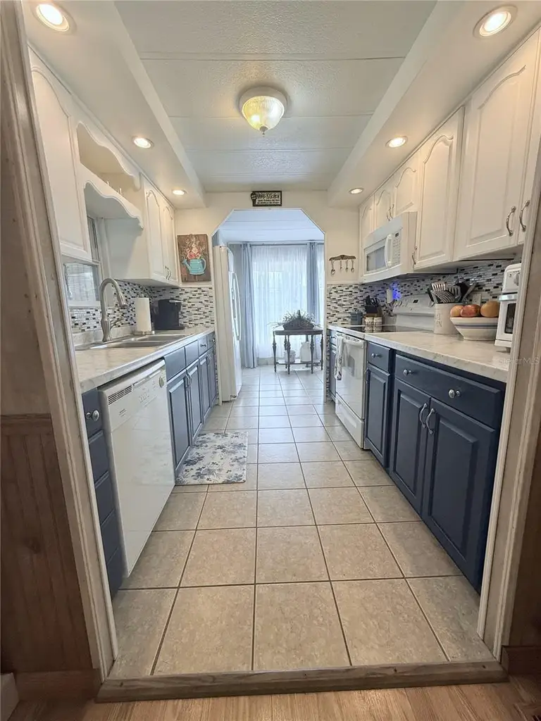 15 WILDERNESS DR