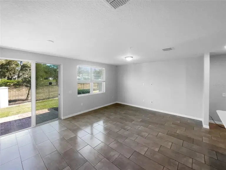 2033 MILKWEED ST — photo 3