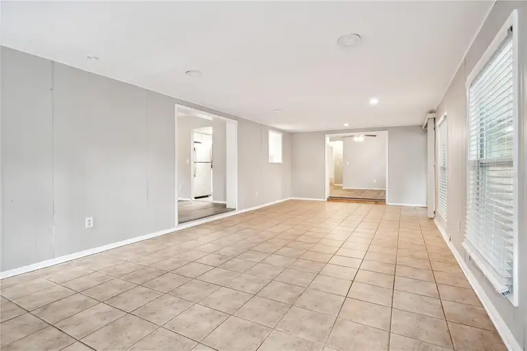 353 E ORANGE ST — photo 4