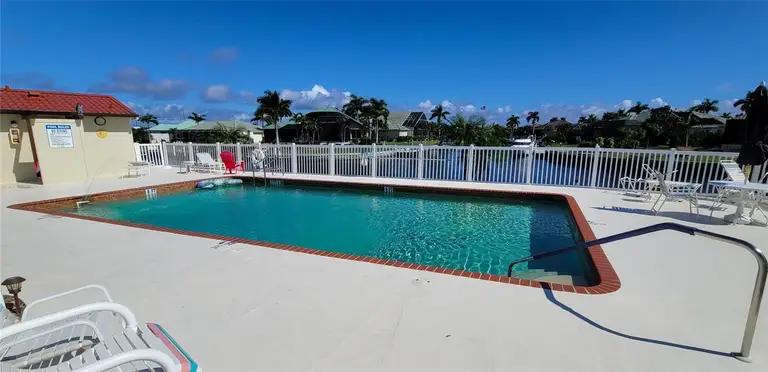 3830 BAL HARBOR BLVD #5 — photo 2