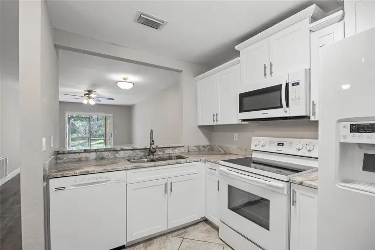 2914 WESTMORELAND CT — photo 5