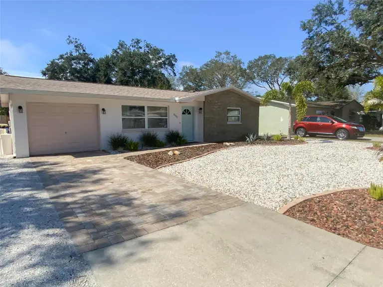 2020 PRINCETON AVE — photo 2