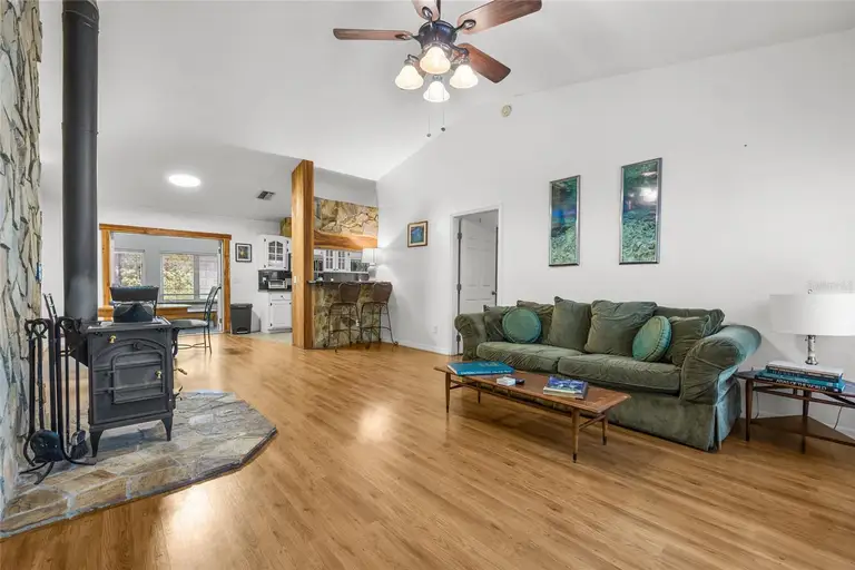 417 SW BARNEY ST — photo 3