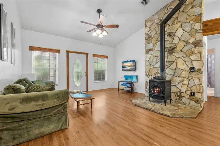 417 SW BARNEY ST — photo 4