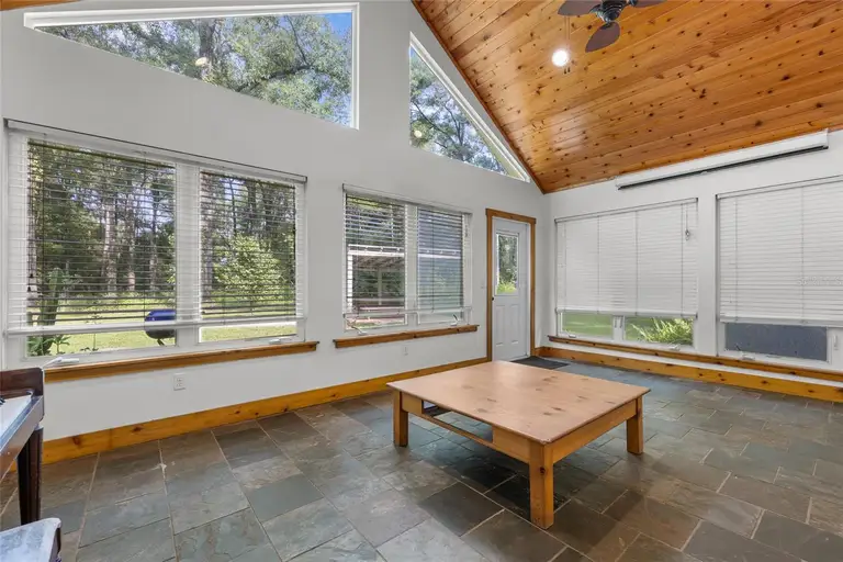 417 SW BARNEY ST — photo 5