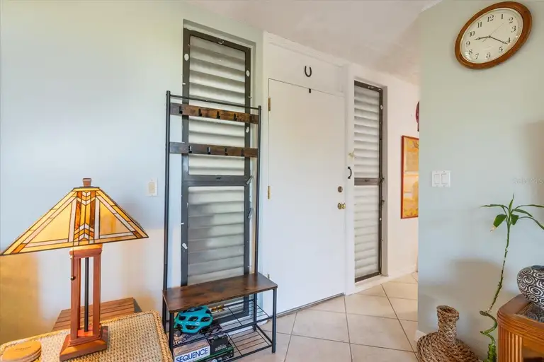 308 PINE RUN DR — photo 4