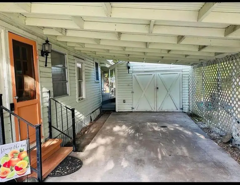 1121 ORANGE AVE — photo 4