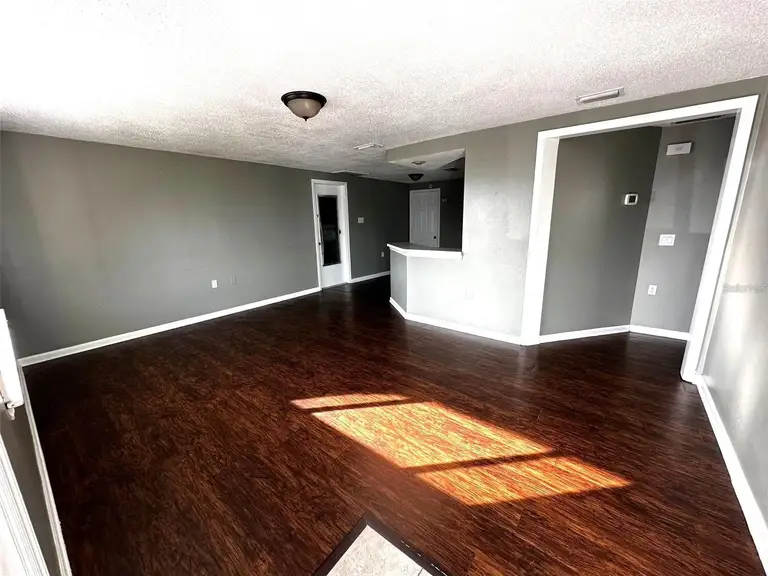 5027 FARLEY DR — photo 3