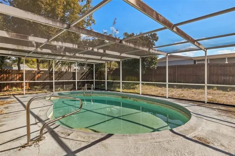 8012 DURHAM DR — photo 4