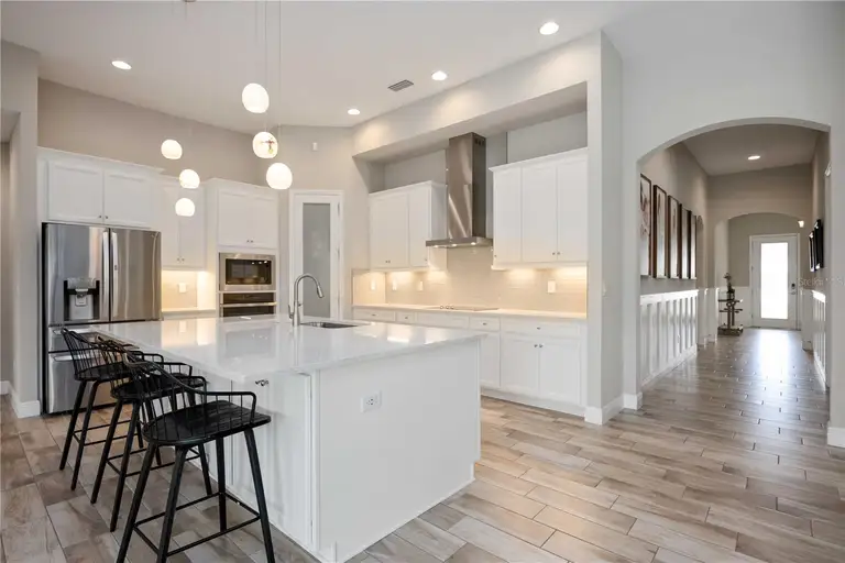 8933 ISABELLA CIR — photo 4