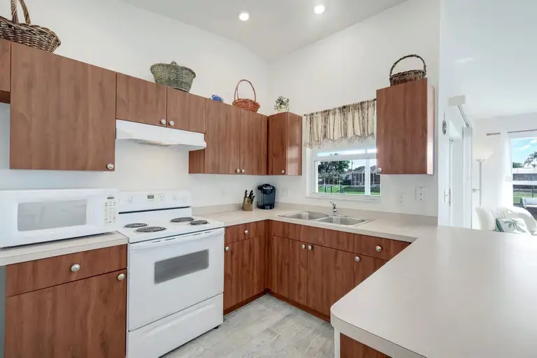 1438 SE 23RD ST — photo 4