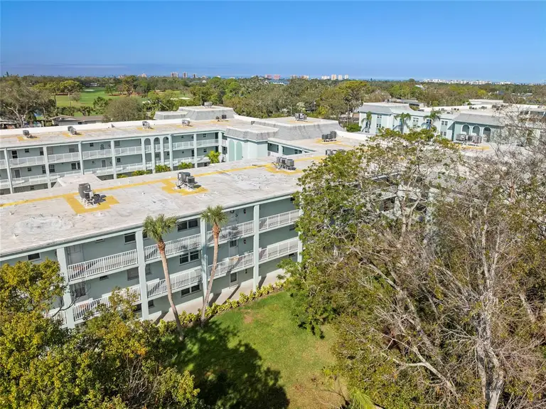 1706 BELLEAIR FOREST DR #348 — photo 4