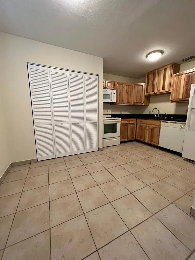 3230 SW 25TH WAY #2 — photo 3