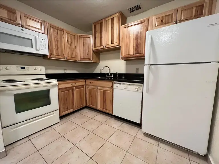3230 SW 25TH WAY #2 — photo 4