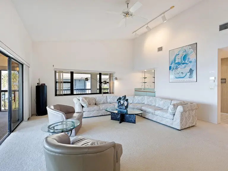 4208 MARINA CT #4208 — photo 2