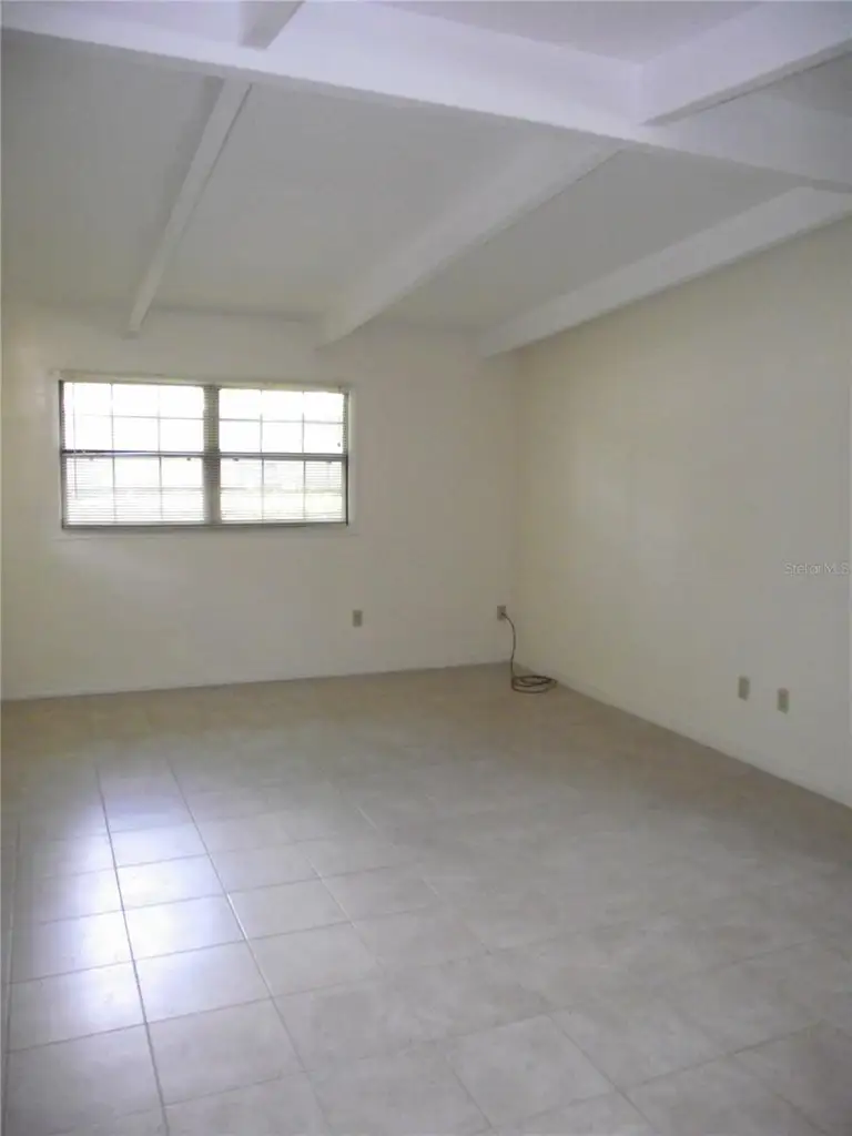 3003 NE 11 TER — photo 2