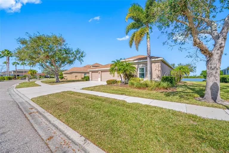 833 SEMINOLE SKY DR