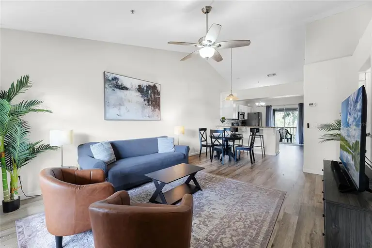 109 RESERVE CIR #209 — photo 2