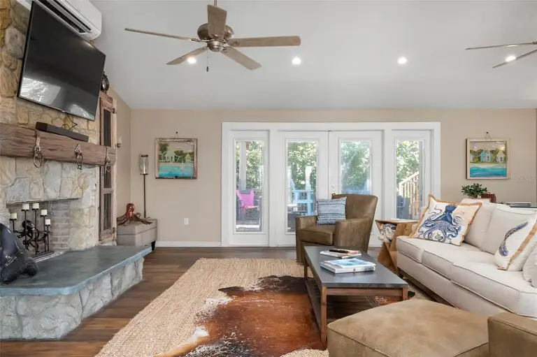 397 FLAMINGO DR — photo 3