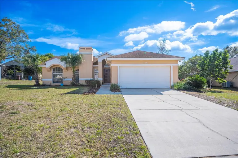 736 HUNT DR