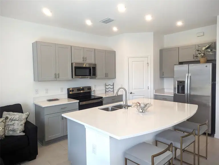 5753 HAVEN TER — photo 2