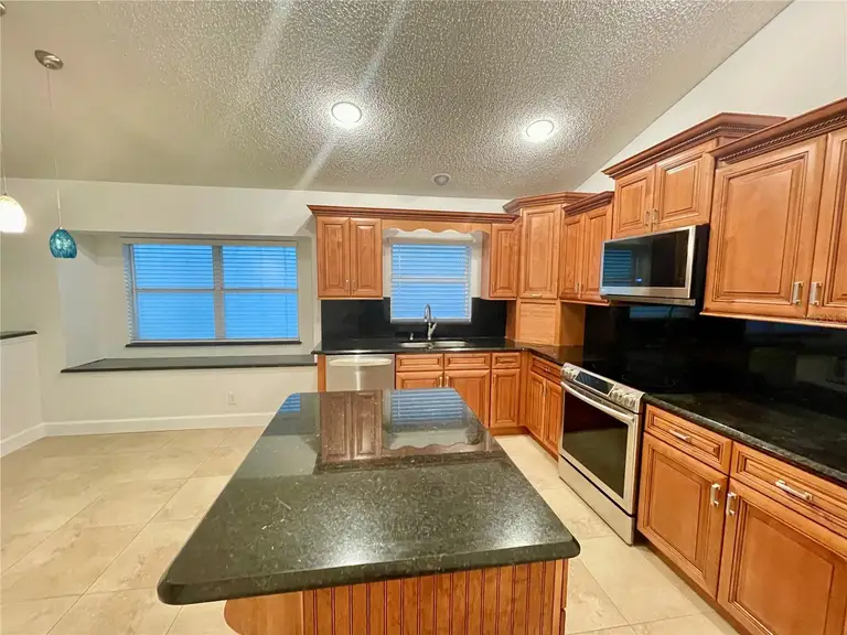 786 SENECA MEADOWS RD — photo 5