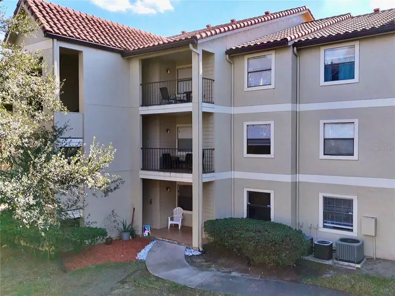 3016 PARKWAY BLVD #110
