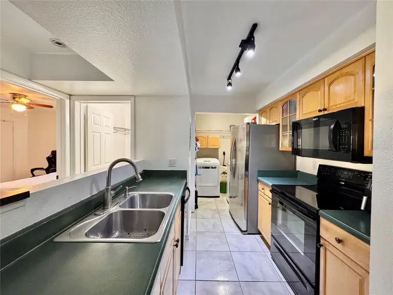 3016 PARKWAY BLVD #110 — photo 5