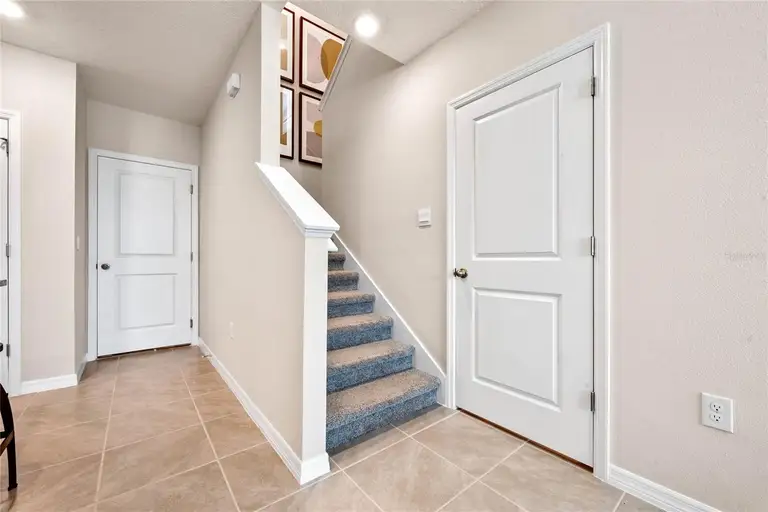 312 PRESTON COVE DR — photo 3