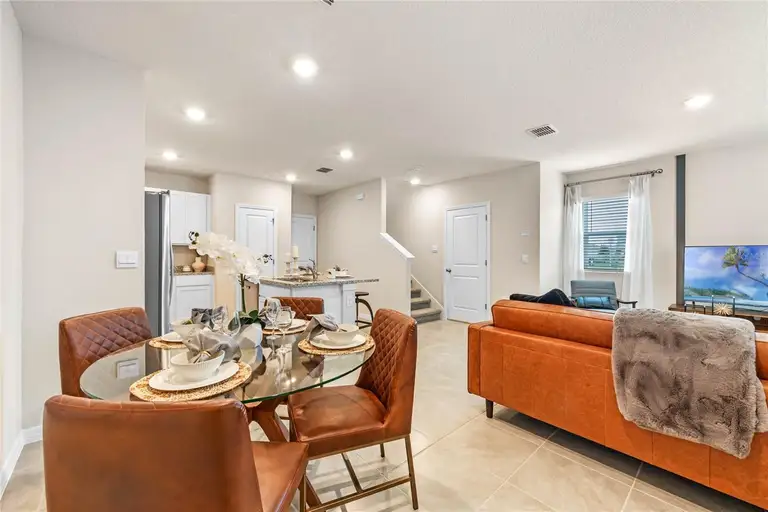 312 PRESTON COVE DR — photo 4