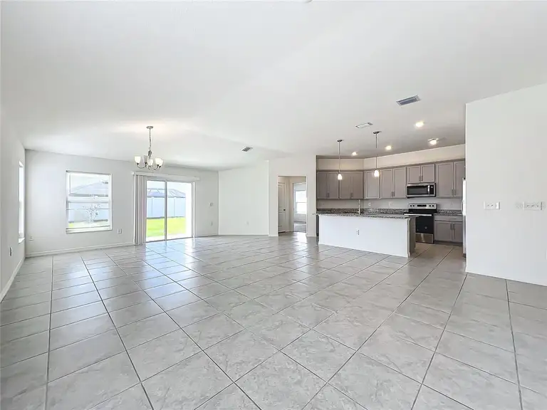 1028 MATTIE POINTE WAY — photo 3