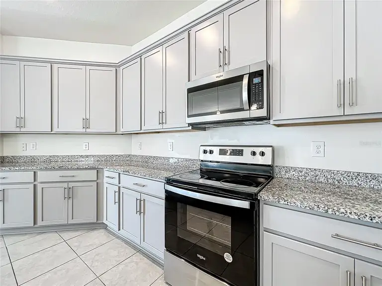1028 MATTIE POINTE WAY — photo 5