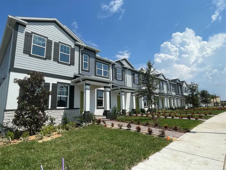 726 POINTE EMERSON BLVD — photo 4