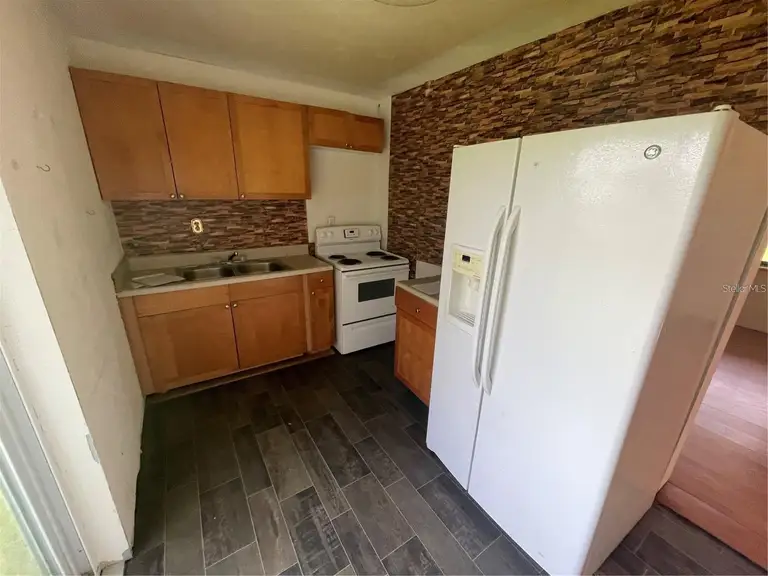 9707 LITHIA PINECREST RD — photo 4
