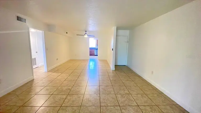 424 BANYON TREE CIR #102 — photo 4