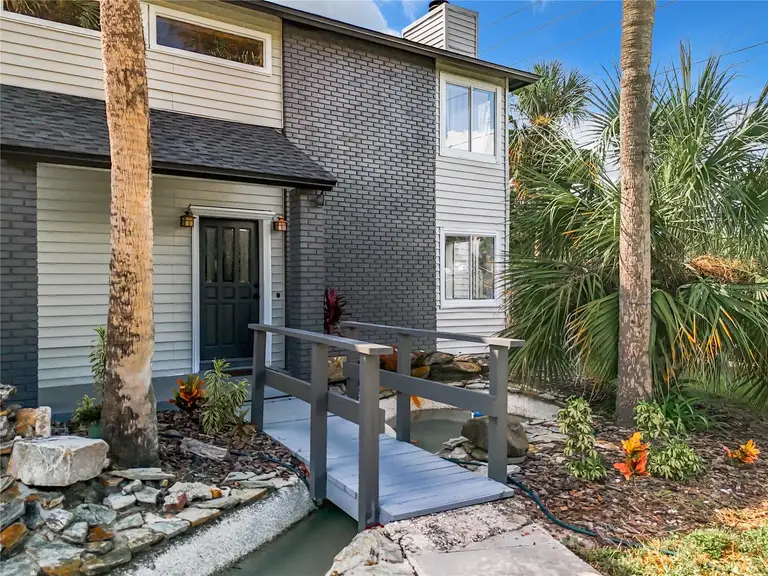 1040 WAVERLY DR — photo 2