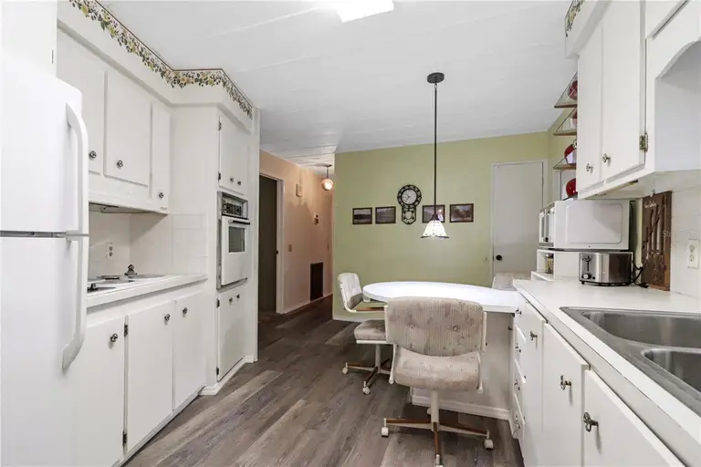354 HAWTHORNE BLVD — photo 5
