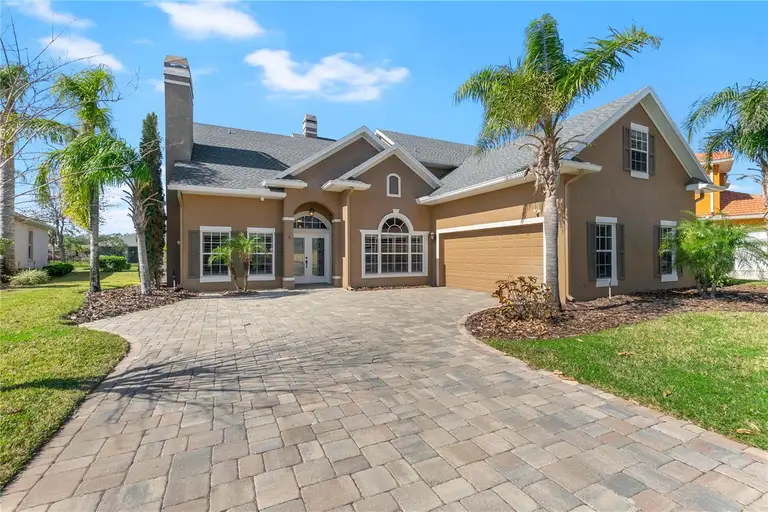 4 S LAKEWALK DR