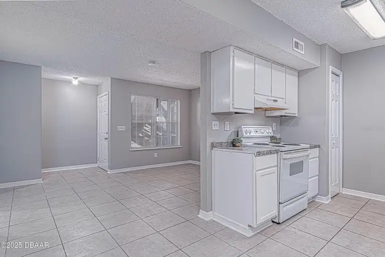 1600 BIG TREE RD #H4 — photo 5