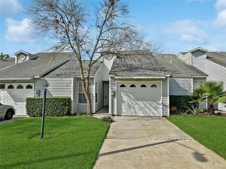 227 NORTHSHORE CIR