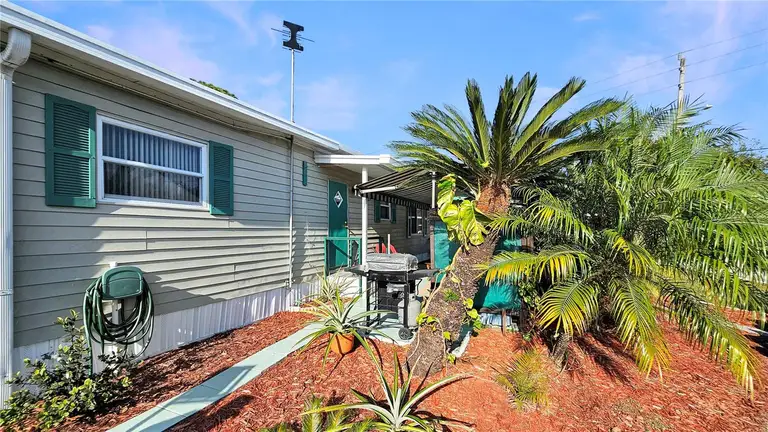 5481 ISABELLE AVE — photo 3