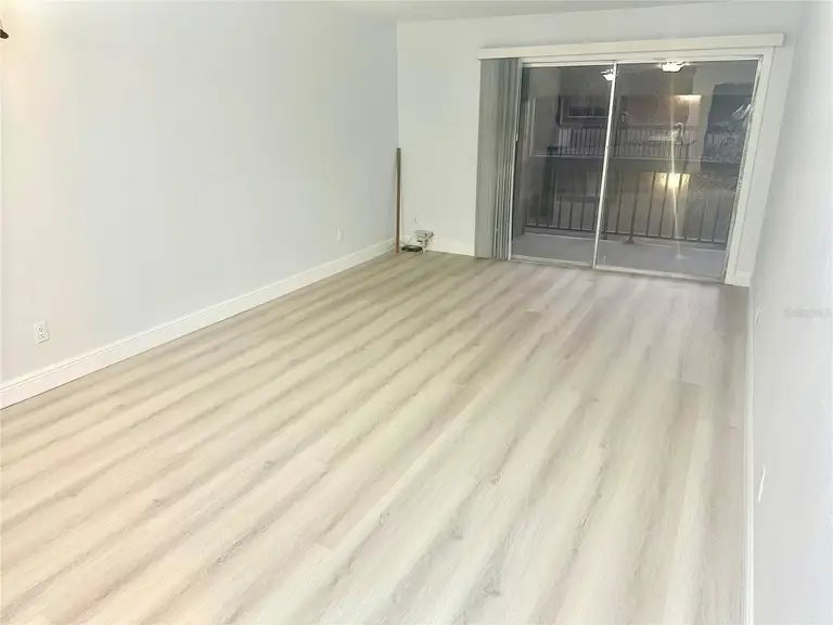 6344 NEWTOWN CIR #B2 — photo 4
